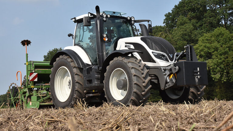 Tuning the Valtra T214